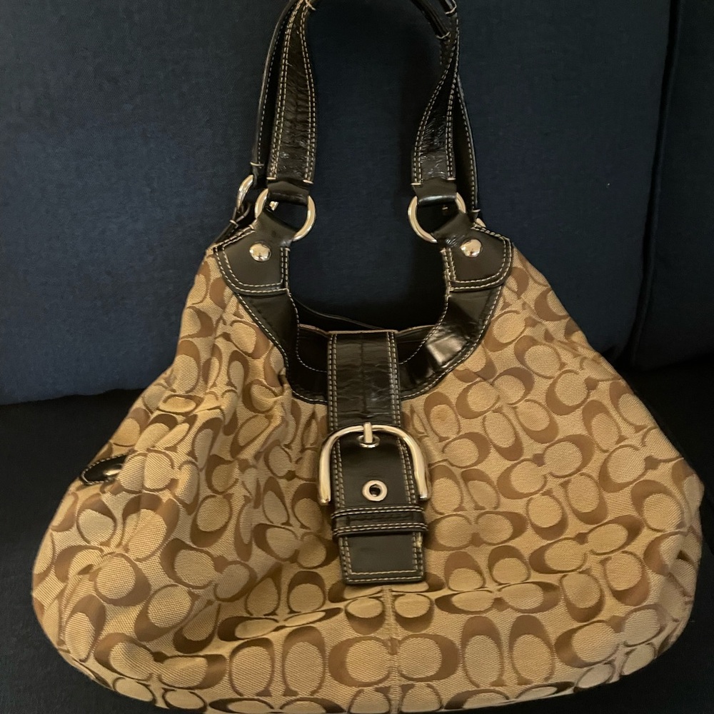 Authentic, mint-condition, Coach large to medium handbag.